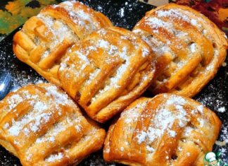 Слойки с яблоками