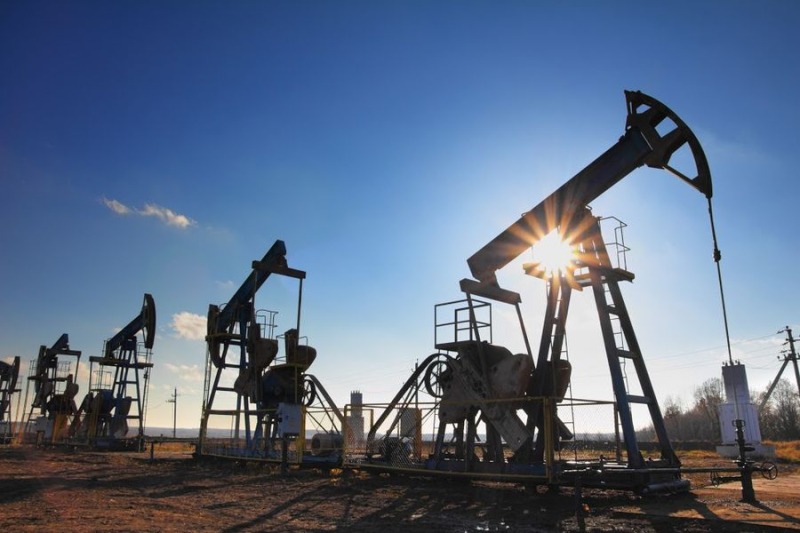 СМИ: ЕС отложил снижение потолка цен на российскую нефть из-за войны между Израилем и Ираном