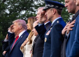 СМИ: Трамп может ударить по ядерным объектам Ирана