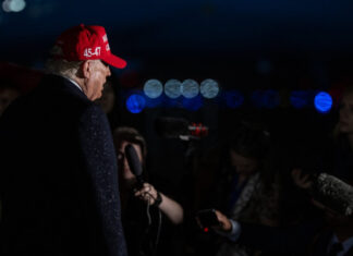 СМИ: Трамп поражен «крутой» атакой Украины по аэродромам РФ, но волнуется, что будет дальше