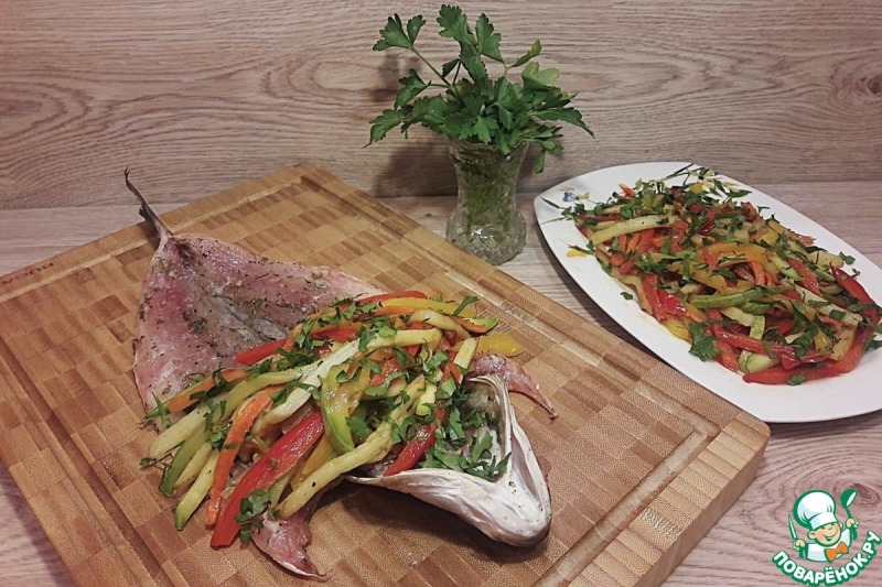Сочный сибас, запеченный с овощами