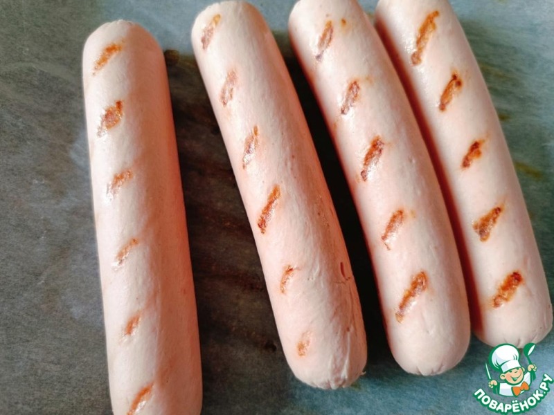 Сосиски с маринованными яйцами и луком