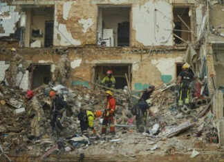 Спасатели завершили поиски на месте российского удара в Киеве: там погибли 9 человек