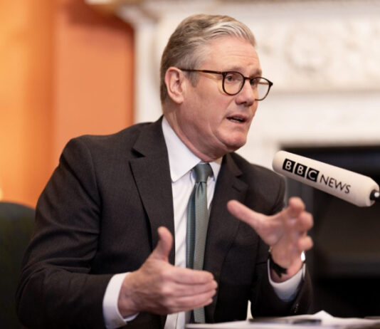 Стармер заявил, что Британия переходит в режим «боевой готовности»