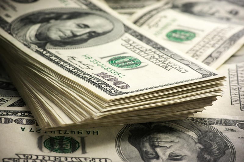 Супруги-украинцы пытались ввезти в Румынию $1,4 млн, спрятав деньги под одеждой