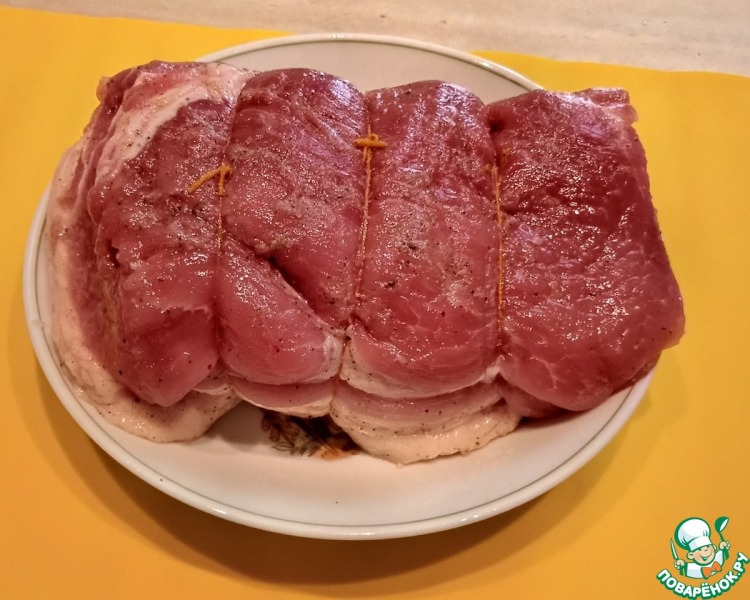 Свиная лопатка тушёная