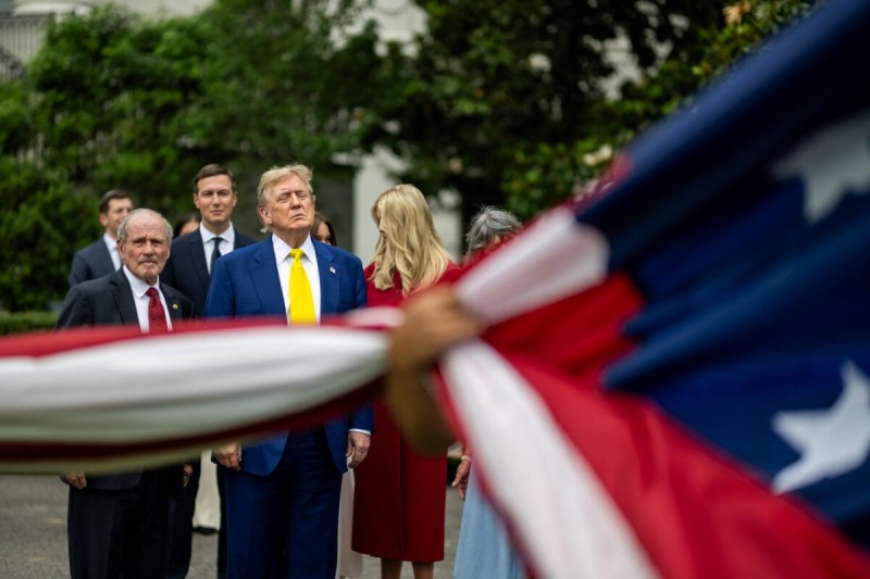 Трамп отреагировал на заявление Медведева о ядерном оружии для Ирана