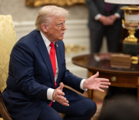 Трамп снова угрожает ввести односторонние пошлины в течение двух недель