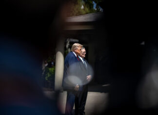 Трамп в течение двух недель примет решение, будут ли США наносить удары по Ирану