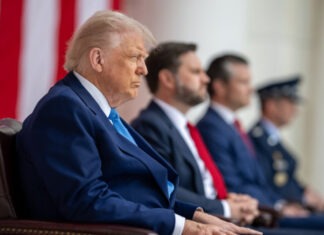 Трамп заявил, что «понимает» Путина после спецоперации СБУ