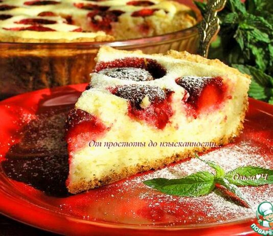 Творожный пирог с клубникой
