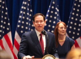 У Трампа объяснили, почему не вводят «сокрушительные санкции» против России