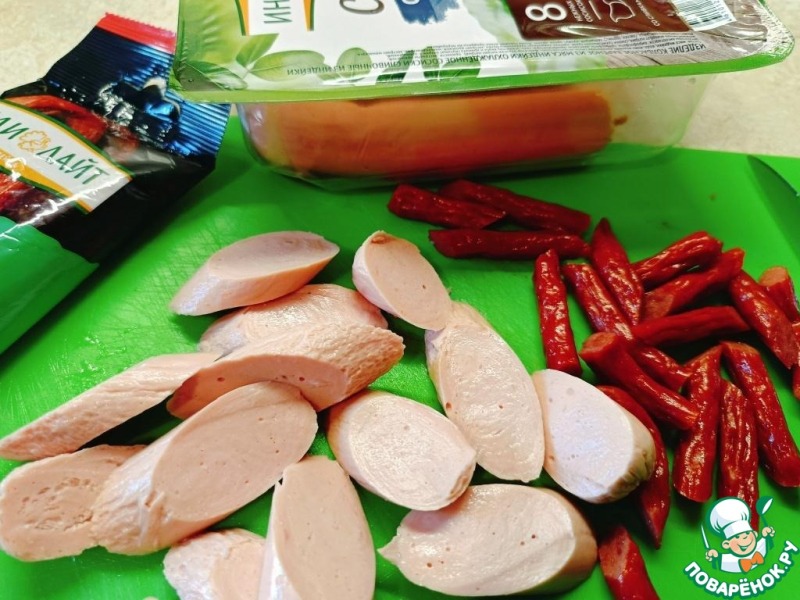 Утопенцы или маринованные сосиски с овощами