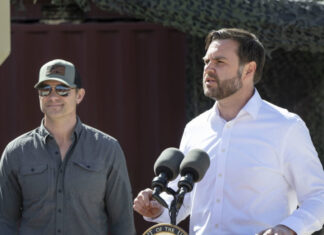 Вэнс заявил, что Маск делает «огромную ошибку», преследуя Трампа в соцсетях