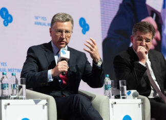 Волкер объяснил, почему Трамп давит только на Украину