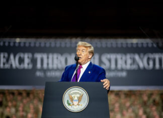 CBS News: Минюст США уволил более 30 юристов, которые вели дела против Трампа и его окружения