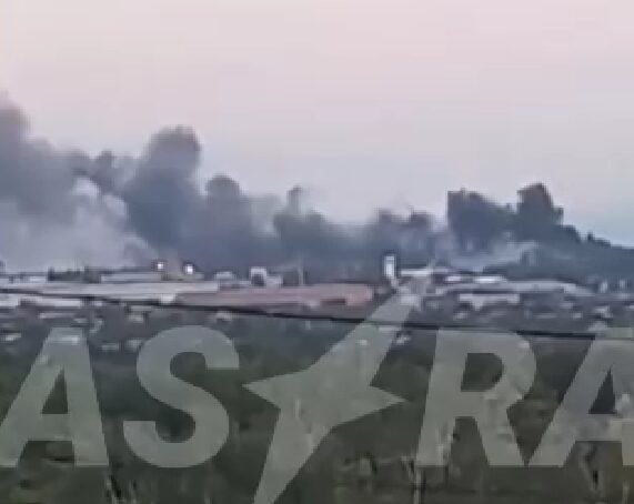 Десятки дронов ударили по российским аэродромам и заводу, который производит детали для БПЛА