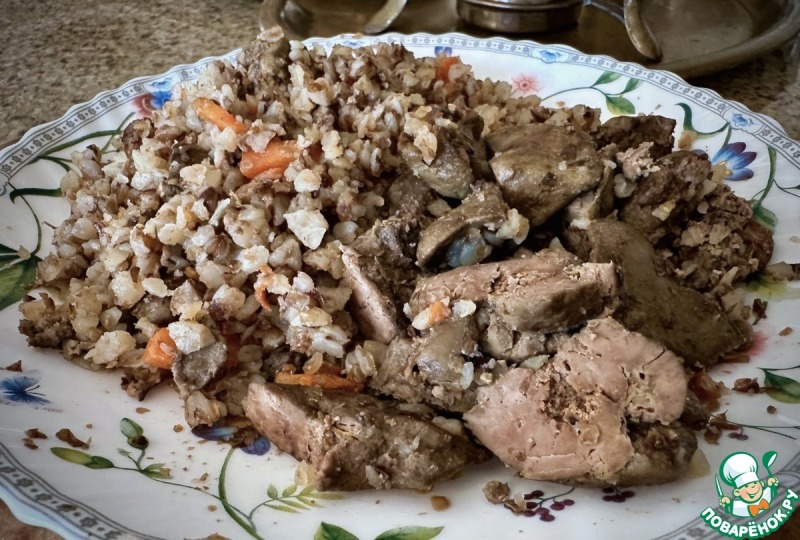 Гречневая каша с куриной печенью