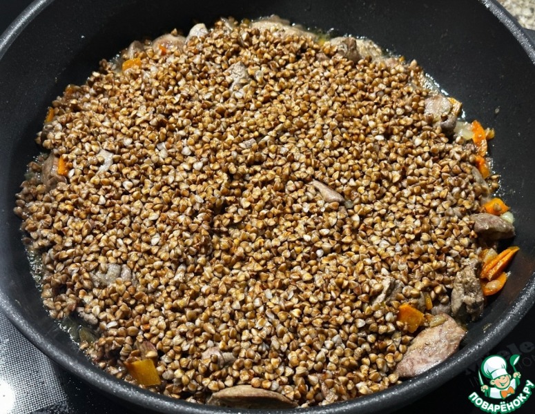 Гречневая каша с куриной печенью