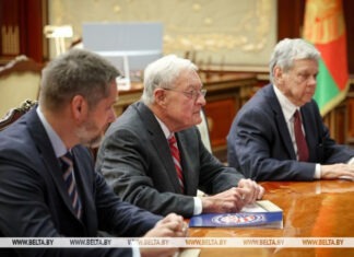 Лукашенко говорит, что Путин хочет перемирия в воздухе — пересказал это Келлогу