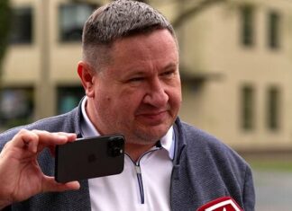 Мэр латвийского города получил ранения в Украине в результате обстрела. Он привез гуманитарную помощь