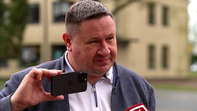 Мэр латвийского города получил ранения в Украине в результате обстрела. Он привез гуманитарную помощь