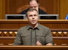 Нардеп Костенко: Смена правительства незаконна. Это плохой сигнал РФ и обществу