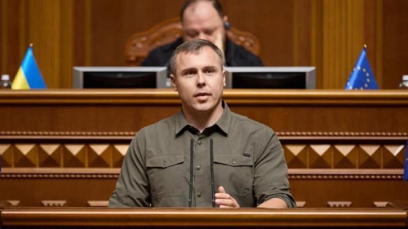 Нардеп Костенко: Смена правительства незаконна. Это плохой сигнал РФ и обществу