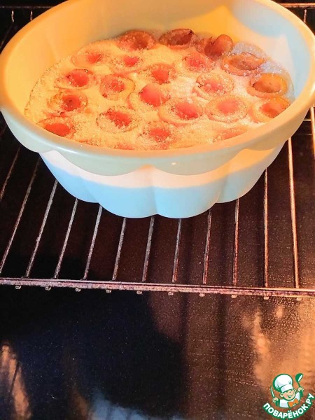 Пирог с жерделами и яблоками