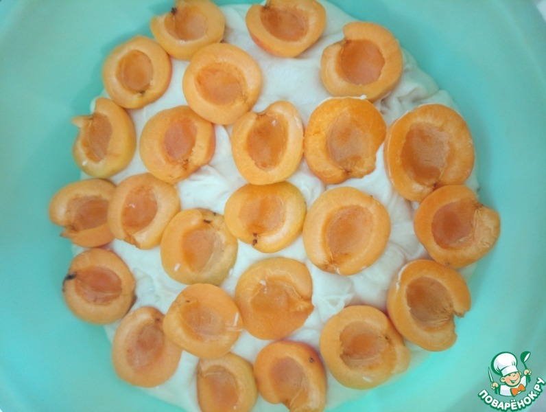 Пирог с жерделами и яблоками