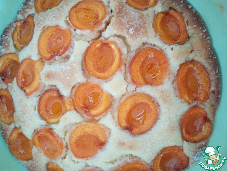 Пирог с жерделами и яблоками