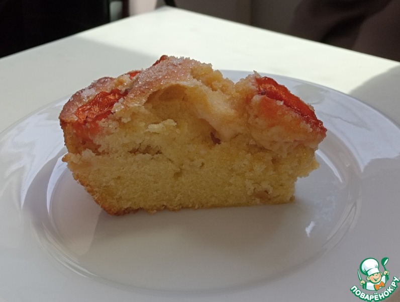 Пирог с жерделами и яблоками