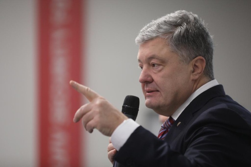 Порошенко пожаловался на санкции и обвинил Зеленского в «авторитаризме»