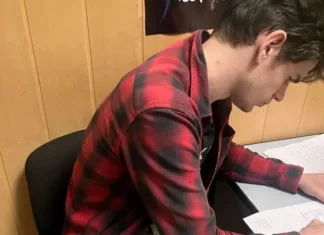 После расследования по недвижимости Стефанишиной журналиста задержала полиция