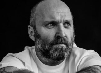 После желания закончить карьеру актера: где сейчас легендарный украинский артист Александр Кобзарь