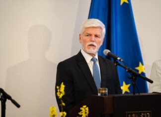 Президент Чехии не исключил прекращения помощи Украине после парламентских выборов