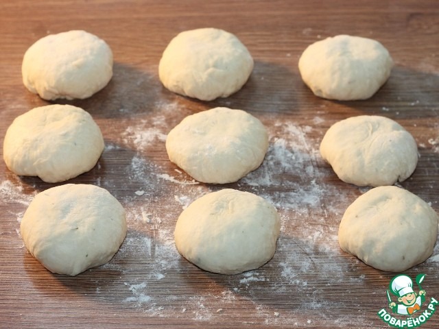 Пузырчатые лепешки с мясной начинкой