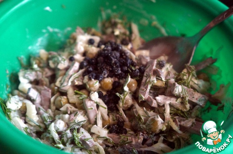Салат с говяжьим сердцем и маринованными овощами