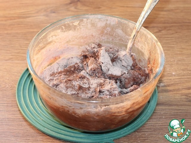 Шоколадное печенье с черешней на сгущенке
