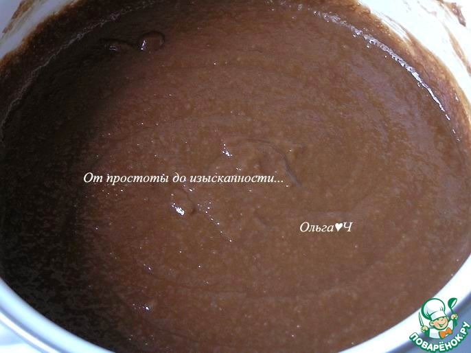 Шоколадный торт с ягодами