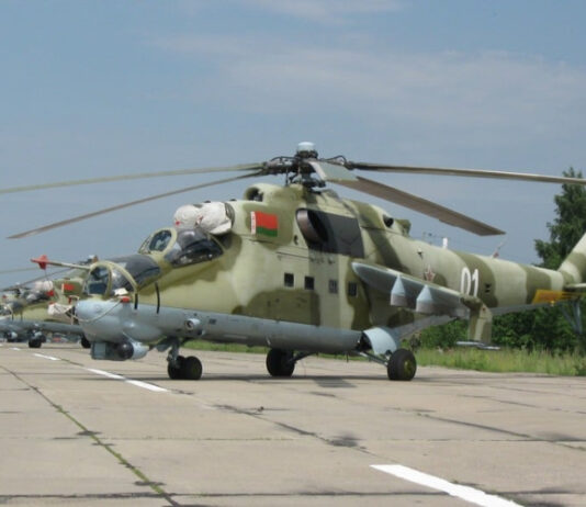 СМИ: Белорусский вертолет сбил российский дрон, летевший в Украину