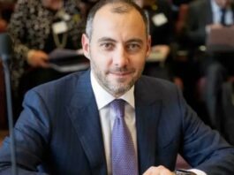 СМИ: ГБР проводит обыски у экс-министра Кубракова