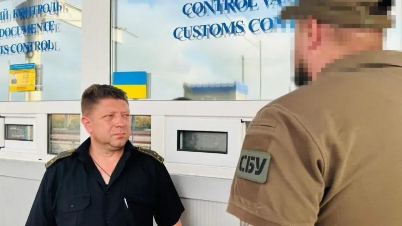 СМИ: На таможнях в трех областях проходят масштабные обыски | ФОТО