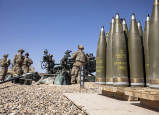 СМИ: США прекратили поставки оружия не только Украине