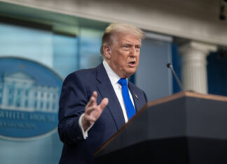 Трамп обдумывает введение «глобального нефтяного эмбарго» для усиления экономического давления на РФ