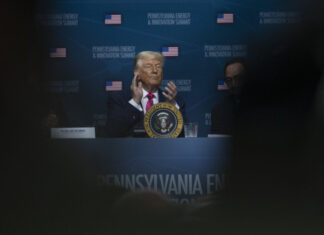 Трамп посоветовал «неудачному» Медведеву следить за словами