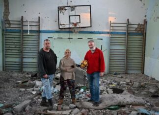 Трех чехов-скептиков, которые обвиняли Зеленского в войне, привезли в Украину и сняли про поездку документалку | ВИДЕО