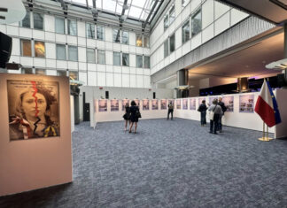 В Европарламенте поляки открыли антиукраинскую выставку