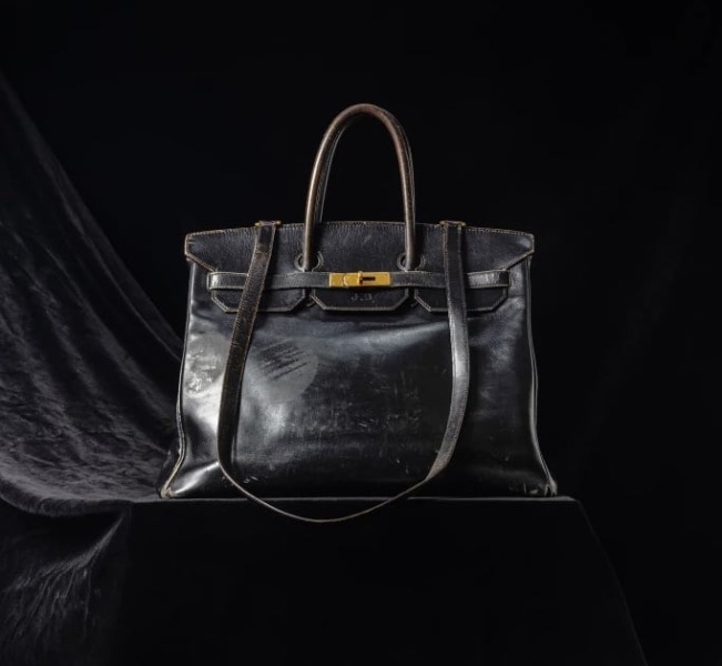 В Париже продали культовую сумку Hermès Джейн Биркин за рекордные €8,6 млн