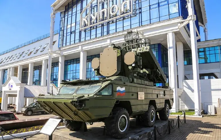 В России дроны атаковали военный завод в Ижевске, который производит ЗРК | ВИДЕО